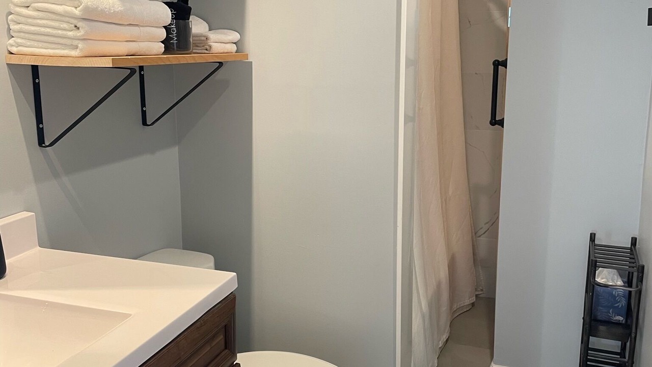 Photo of Bathroom in Fishers Landing