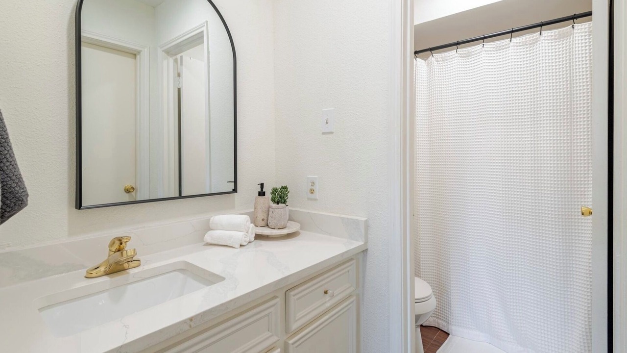 Photo of Bathroom in George Bush Park/Eldridge