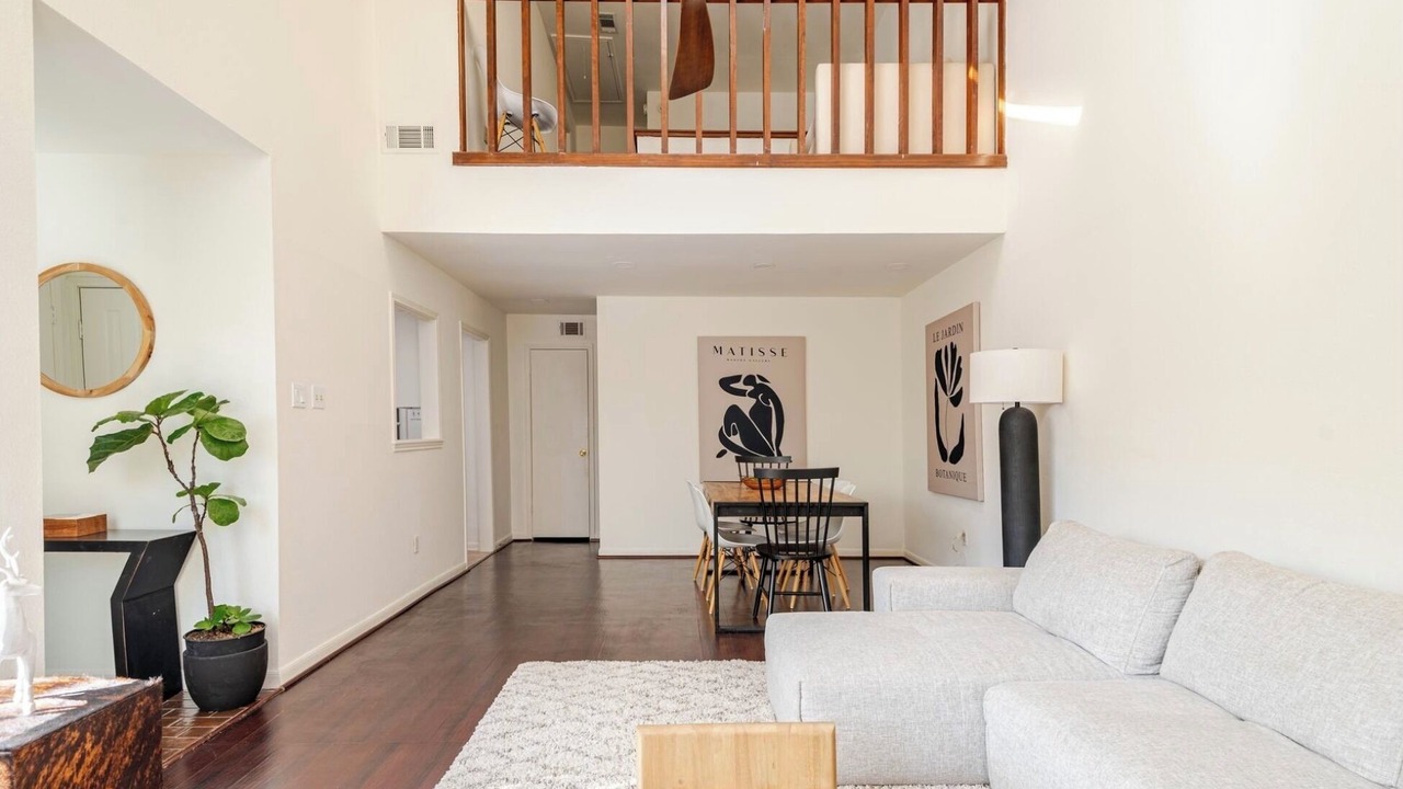 Photo of Livingroom in George Bush Park/Eldridge