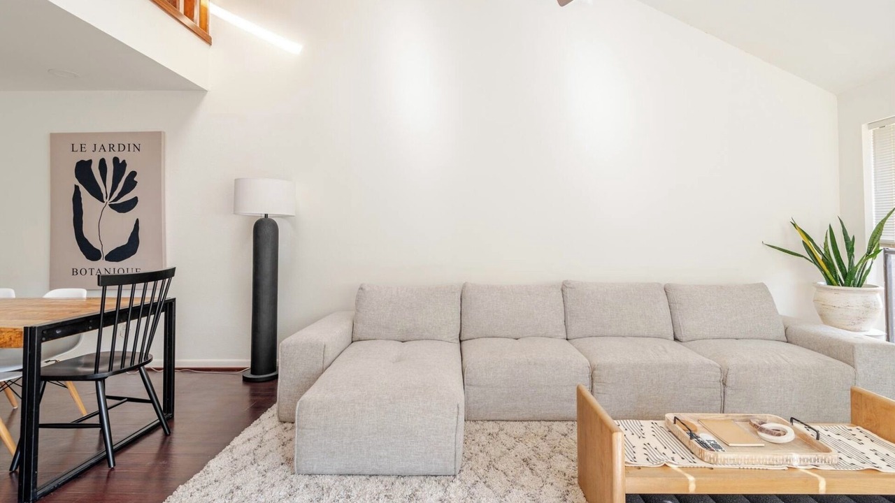 Photo of Livingroom in George Bush Park/Eldridge