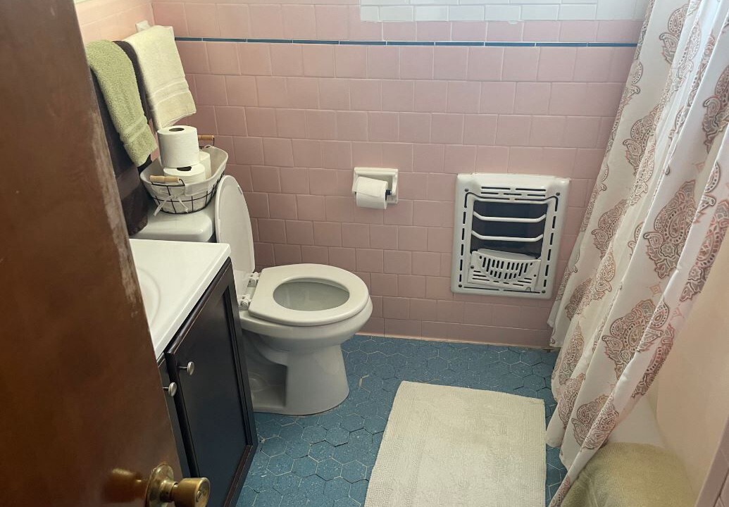 Photo of Bathroom in La Marque