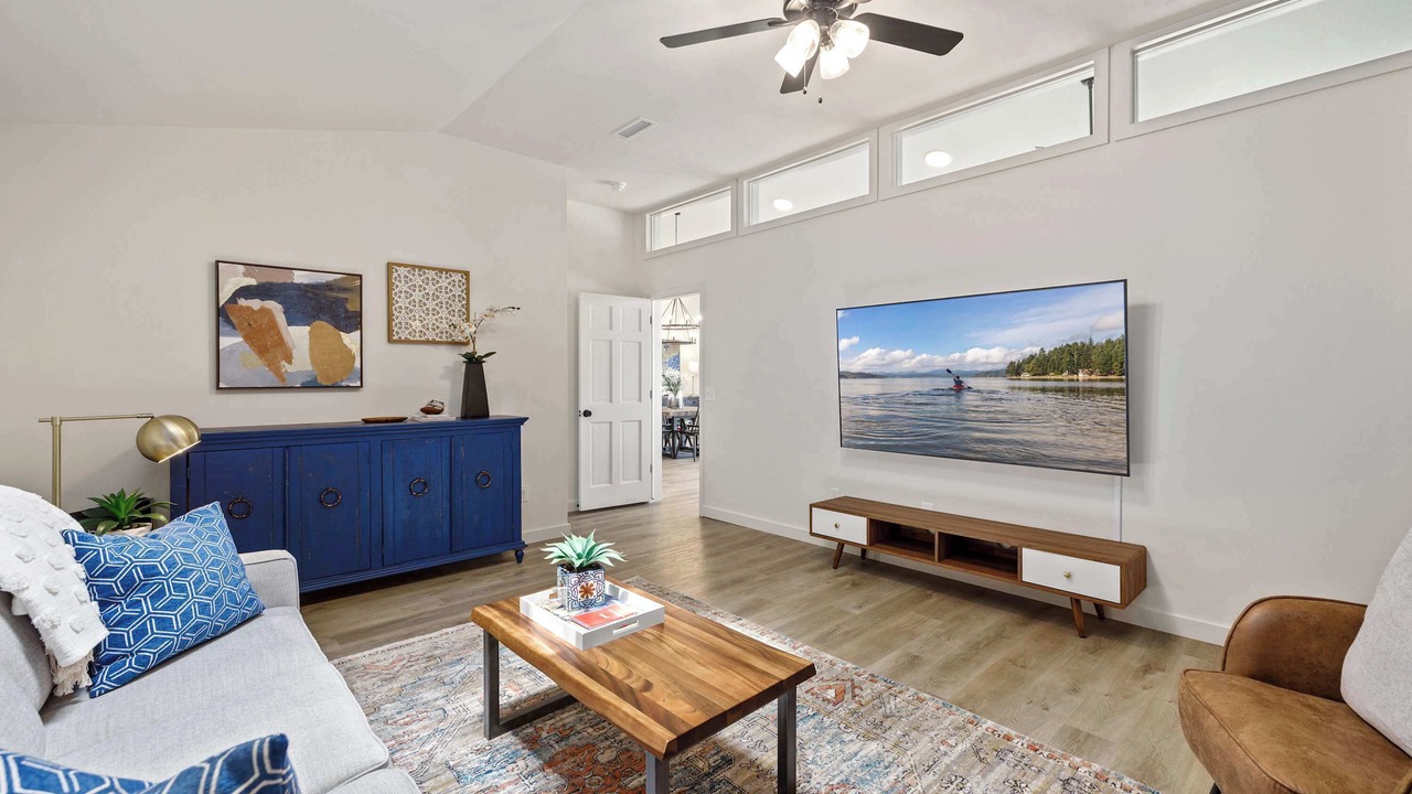 Photo of Livingroom in Lowell