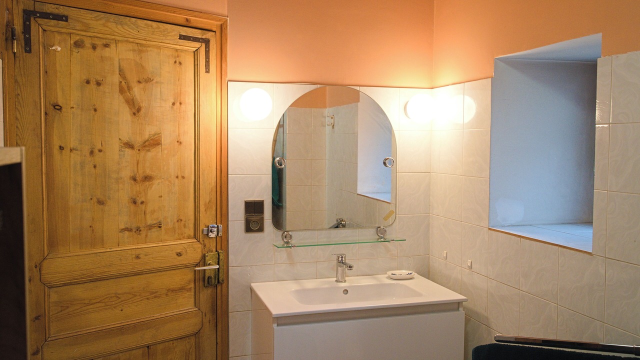 Photo of Bathroom in Angoustrine