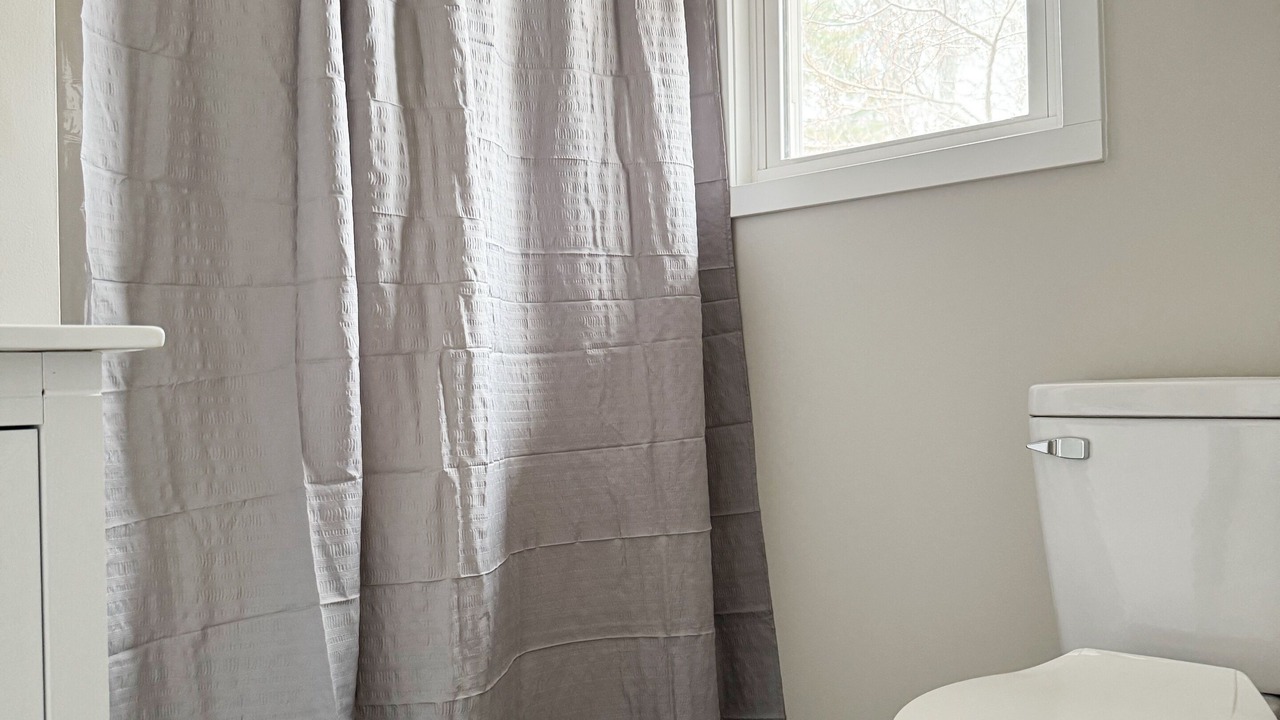 Photo of Bathroom in Newburgh