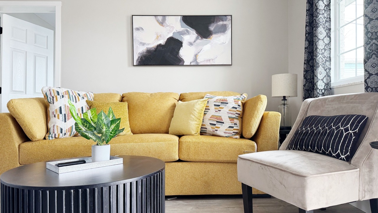 Photo of Livingroom in Newburgh