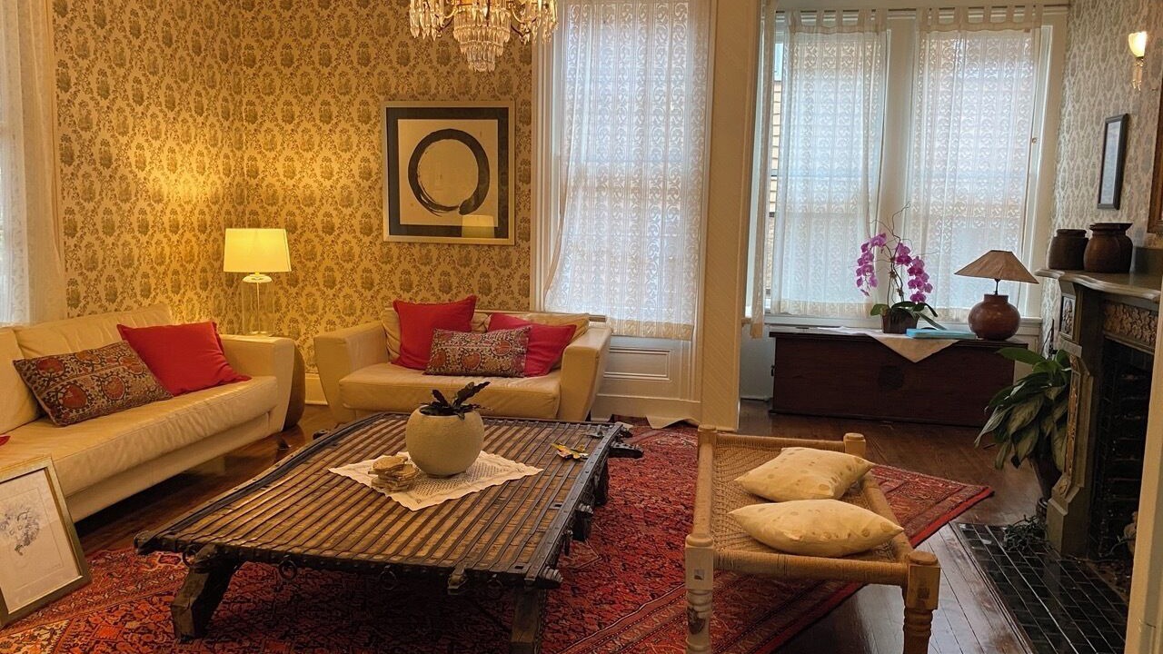 Photo of Livingroom in Downtown