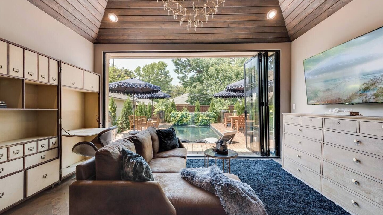 Photo of Outdoor in Junius Heights
