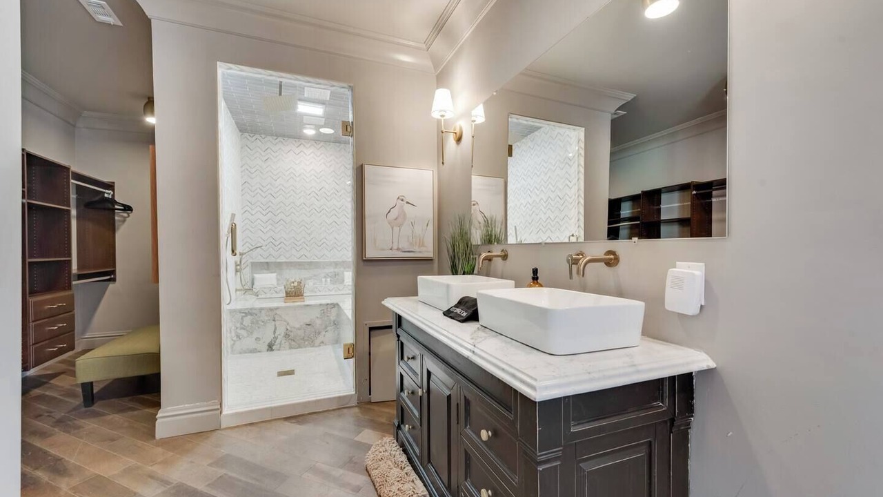 Photo of Bathroom in Junius Heights
