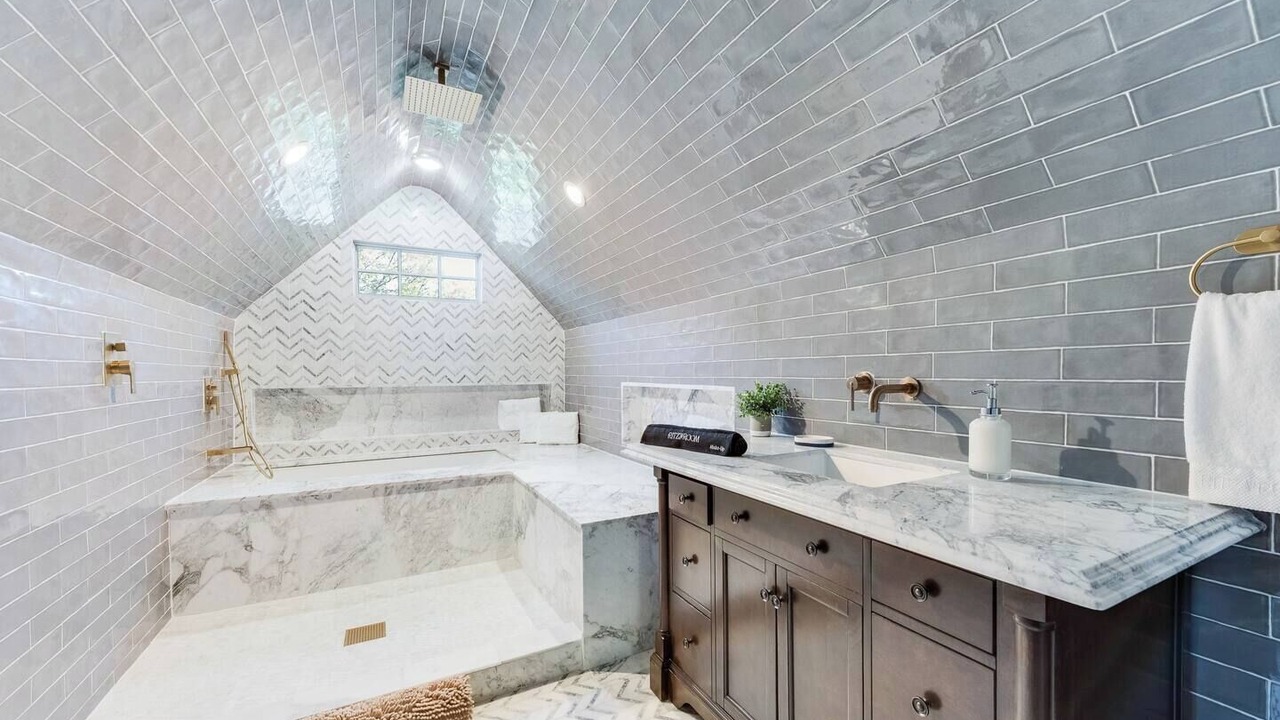 Photo of Bathroom in Junius Heights