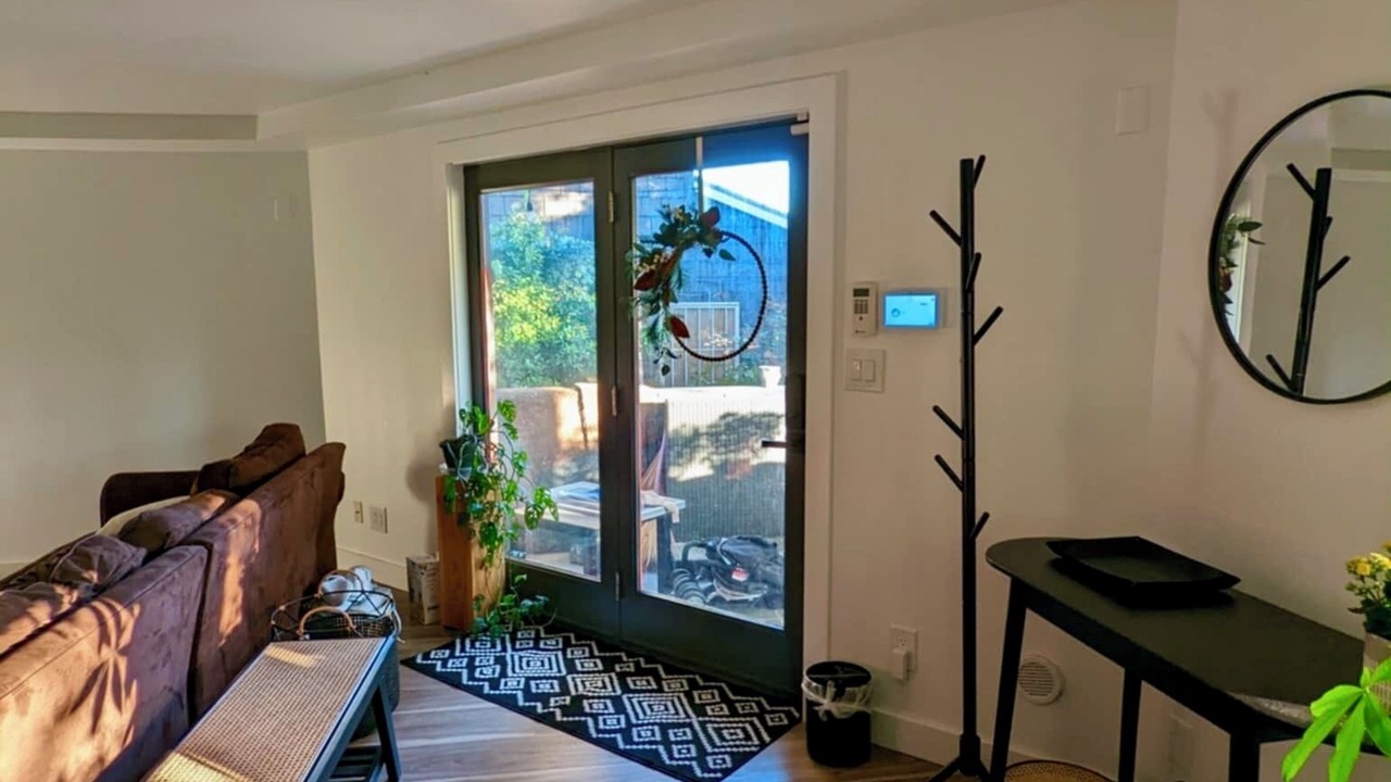Photo of Livingroom in Seattle Metro Area