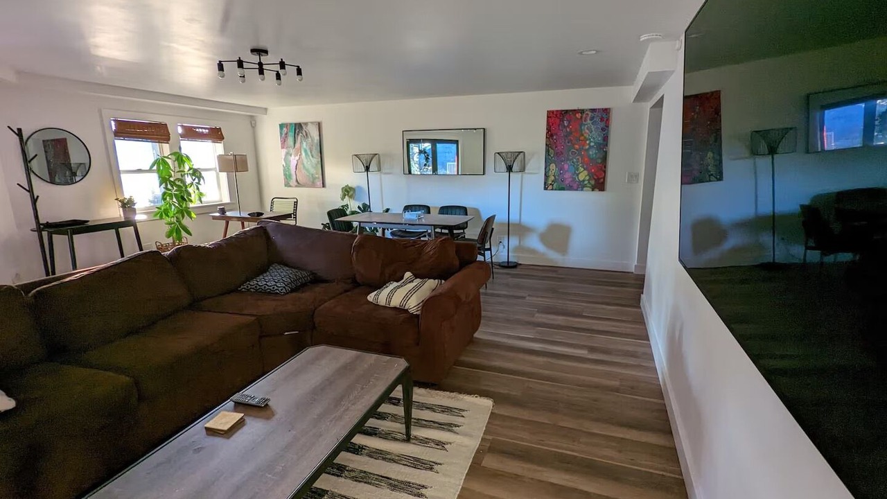 Photo of Livingroom in Seattle Metro Area