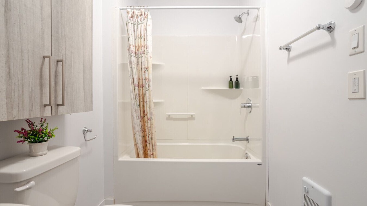 Photo of Bathroom in Pointe-Saint-Charles