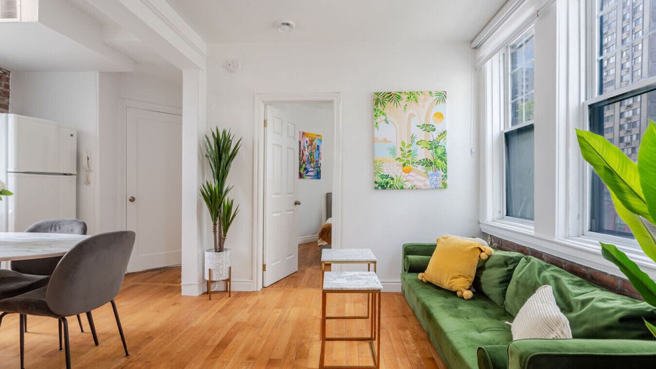 Photo of Livingroom in Shaughnessy Village
