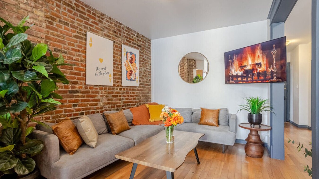 Photo of Livingroom in Shaughnessy Village