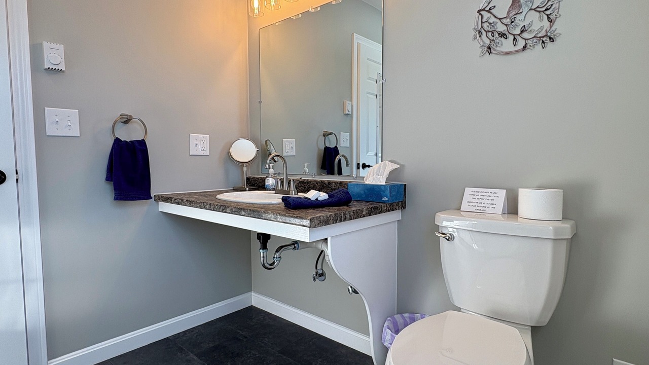 Photo of Bathroom in Linneus