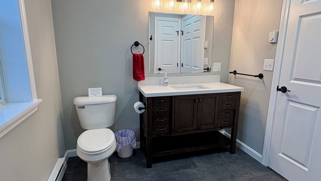 Photo of Bathroom in Linneus
