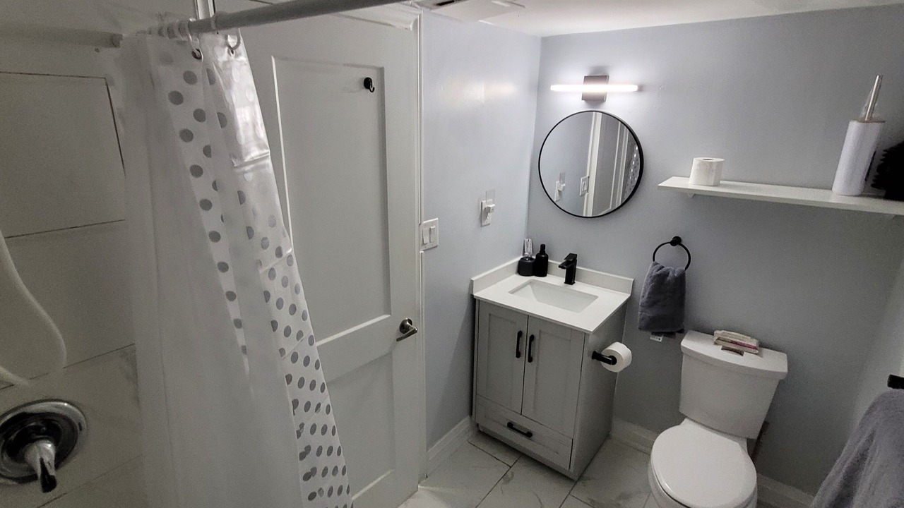 Photo of Bathroom in Bramalea