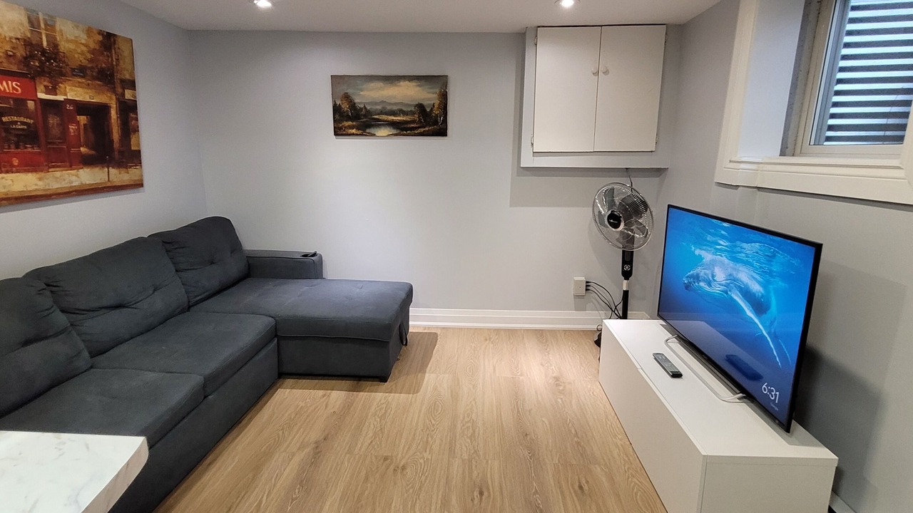Photo of Livingroom in Bramalea
