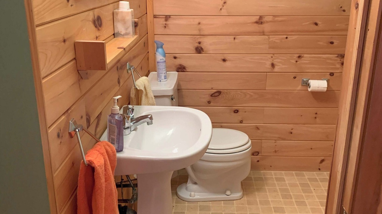Photo of Bathroom in Rideau Lakes