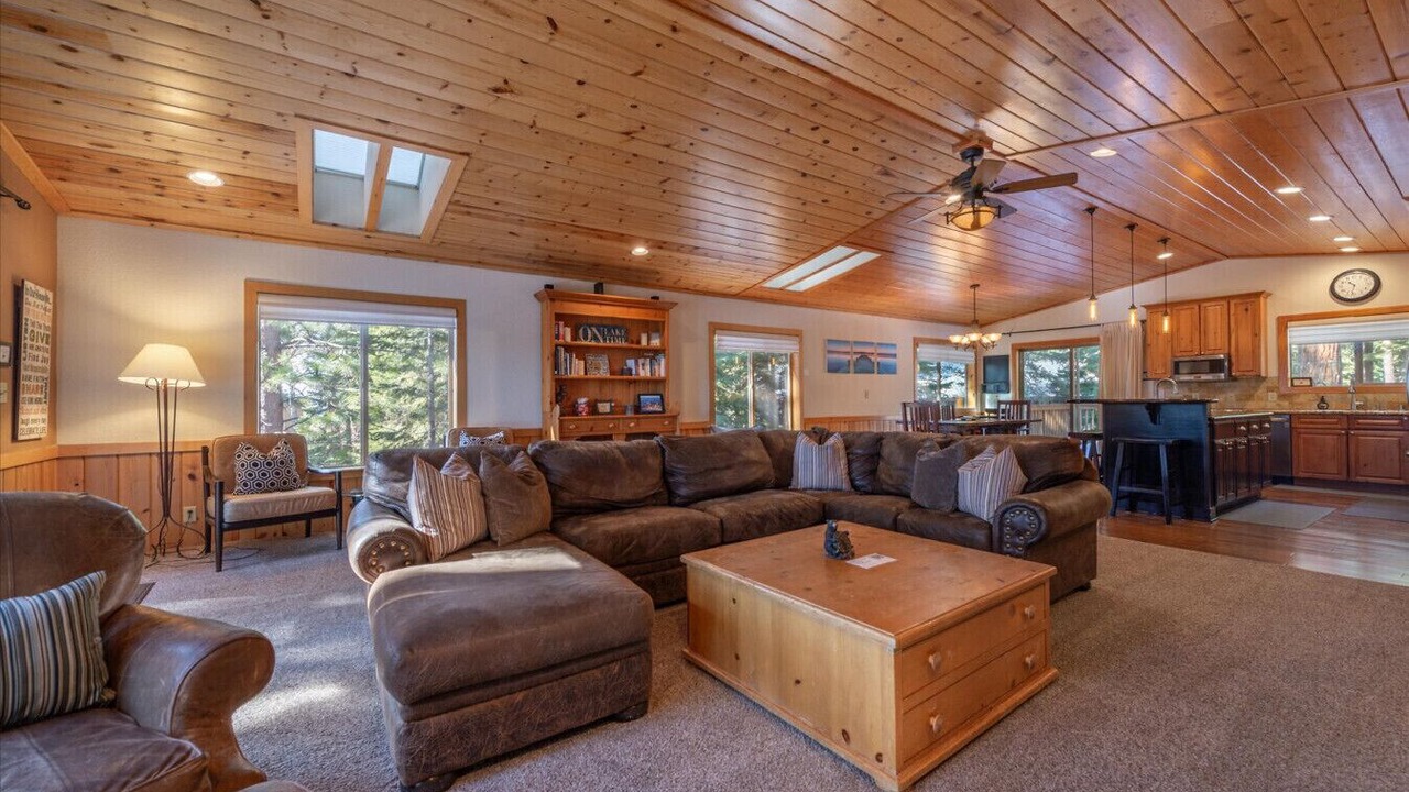 Photo of Livingroom in Tahoe Vista