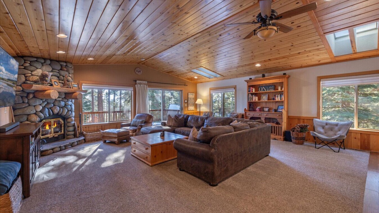 Photo of Livingroom in Tahoe Vista