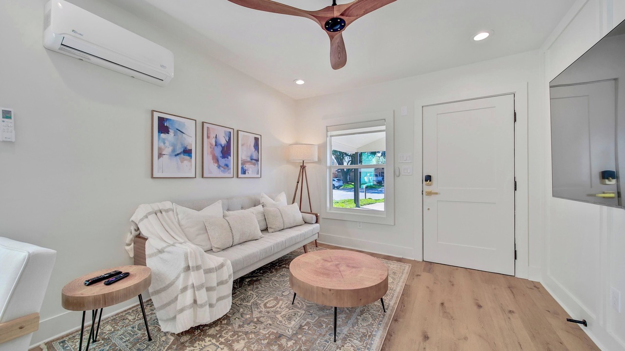 Photo of Livingroom in Houston