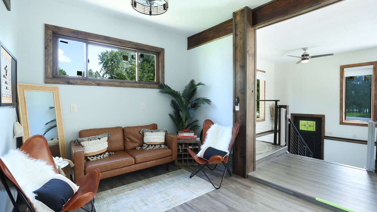 Photo of Livingroom in Summit Lake
