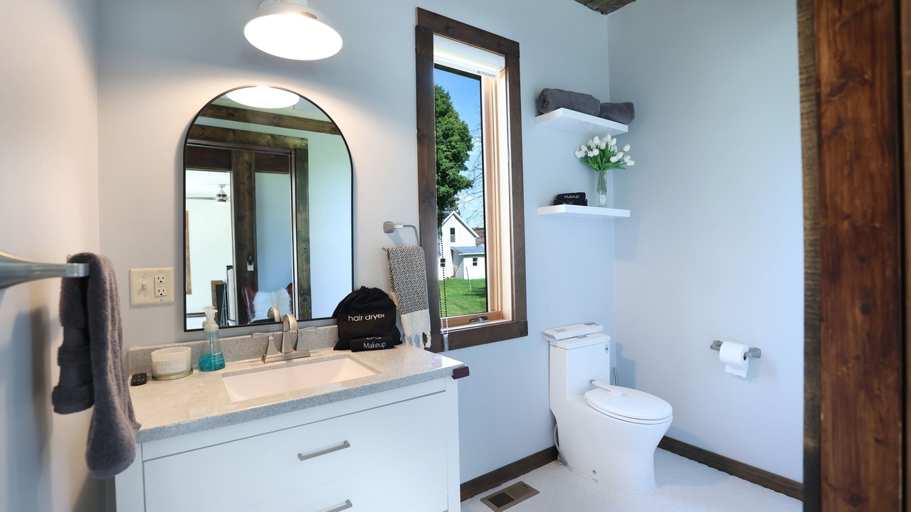 Photo of Bathroom in Summit Lake