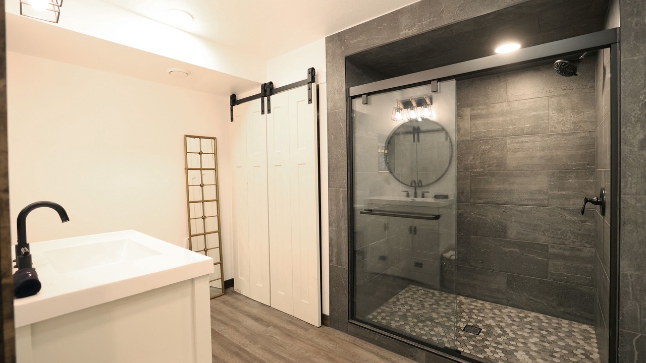 Photo of Bathroom in Summit Lake