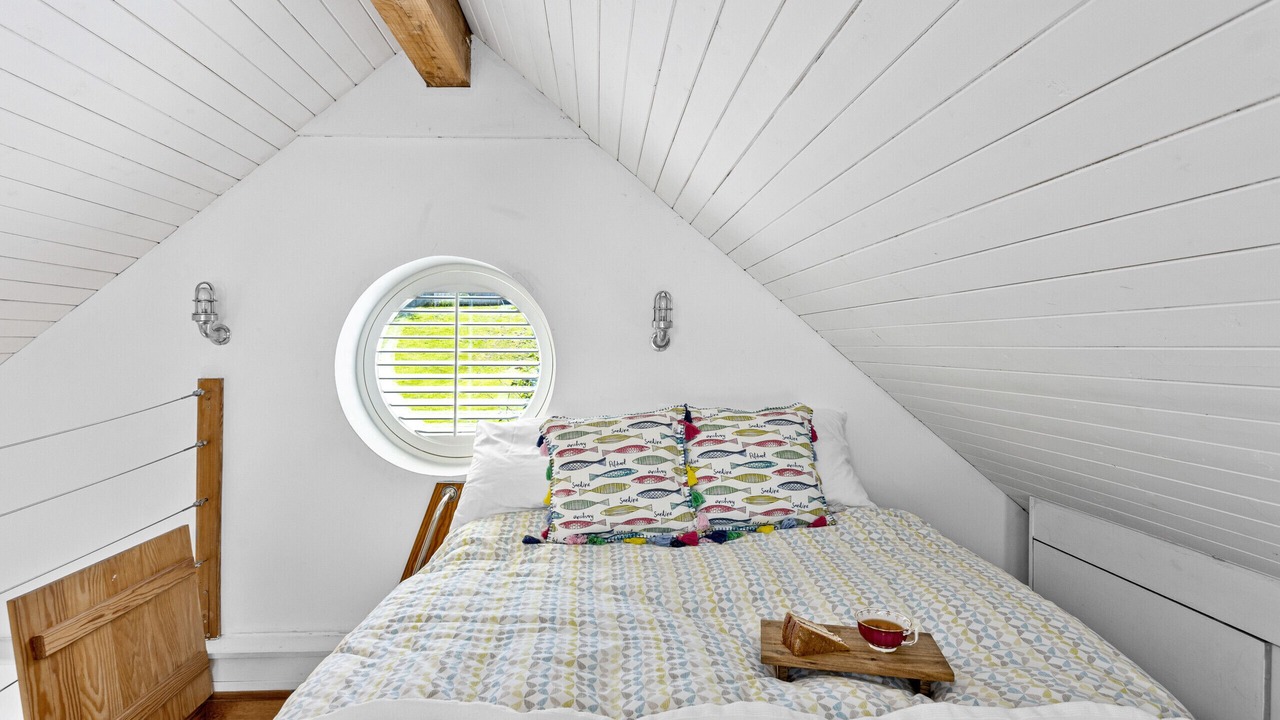 Photo of Bedroom in Dittisham