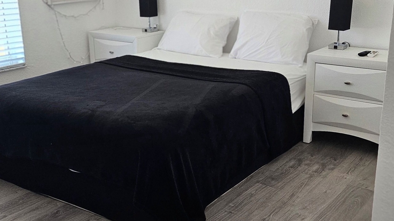 Photo of Bedroom in Venice Gardens