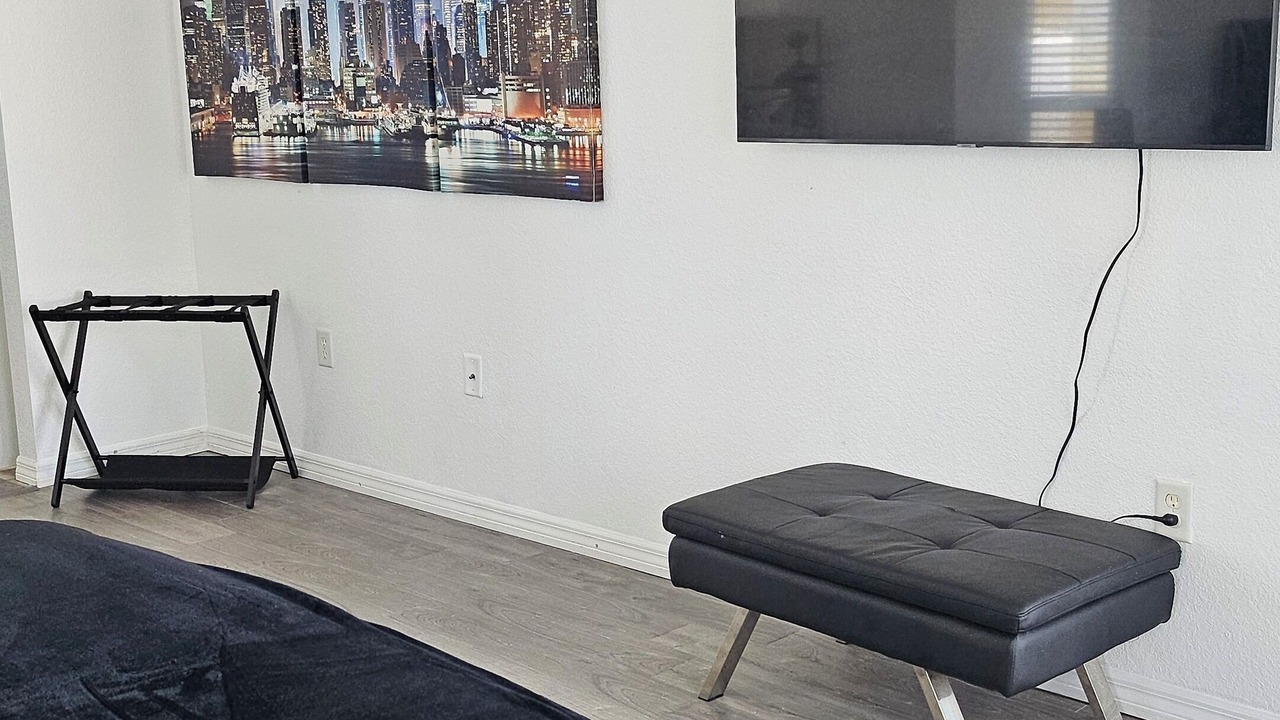 Photo of Bedroom in Venice Gardens