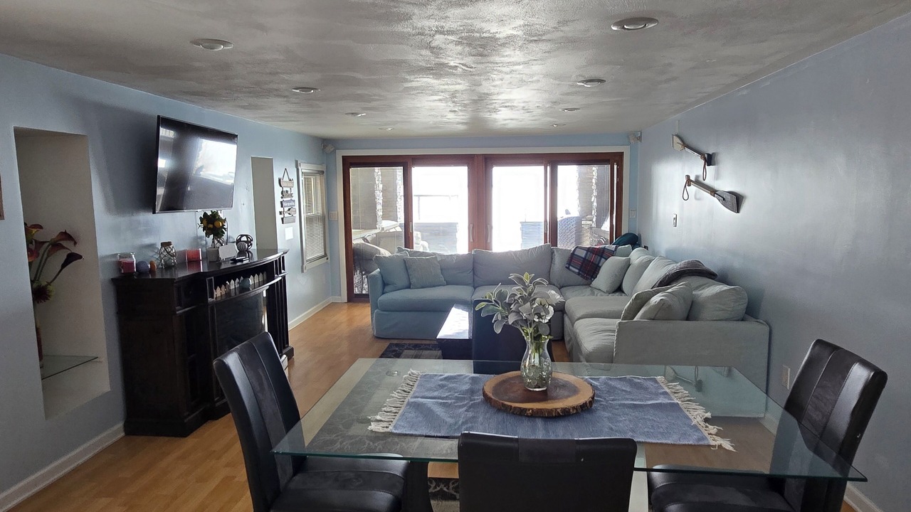 Photo of Livingroom in Bayberry