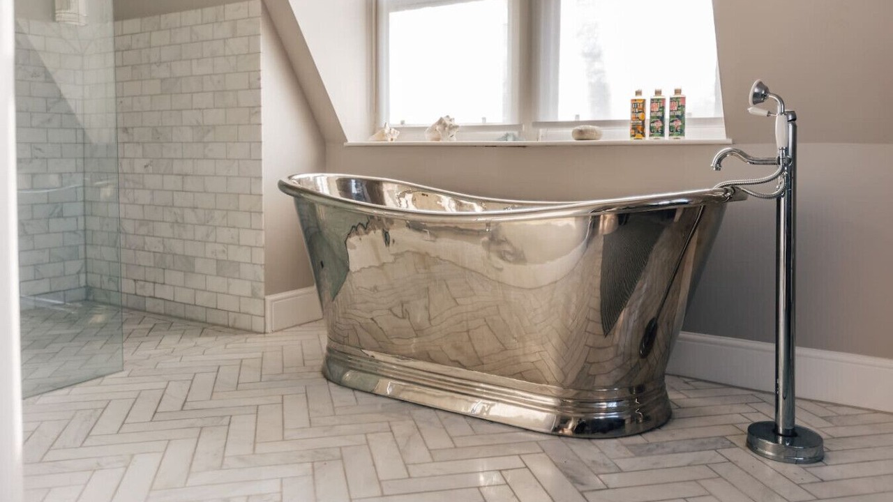 Photo of Bathroom in Hurley