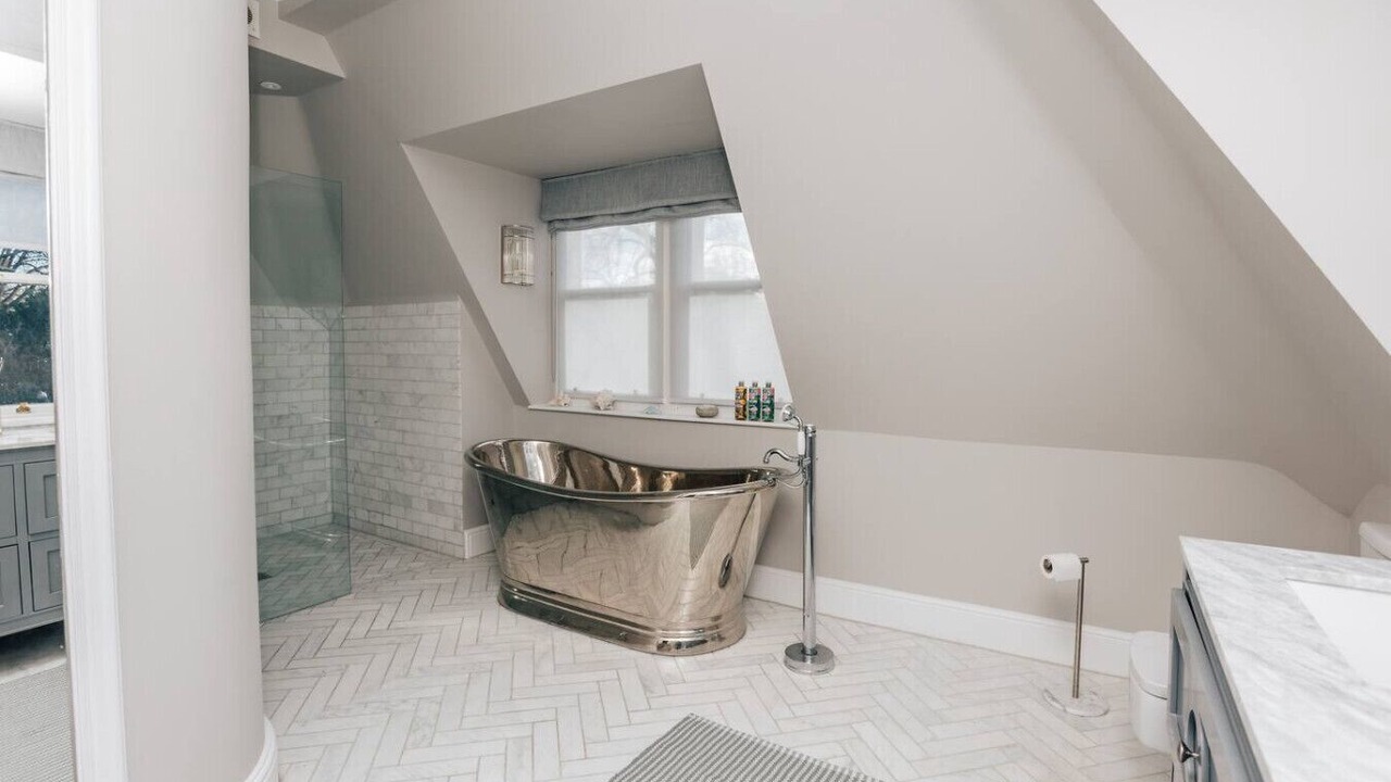 Photo of Bathroom in Hurley