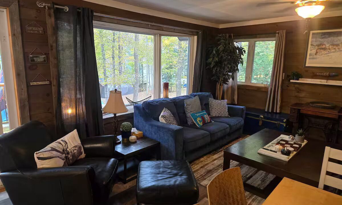 Photo of Livingroom in Centre Hastings