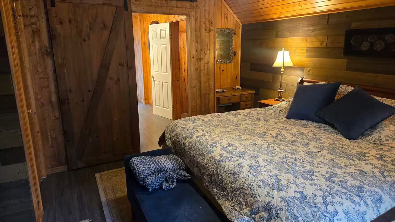 Photo of Bedroom in Centre Hastings