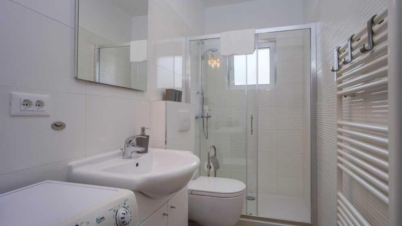 Photo of Bathroom in Cove Murtar