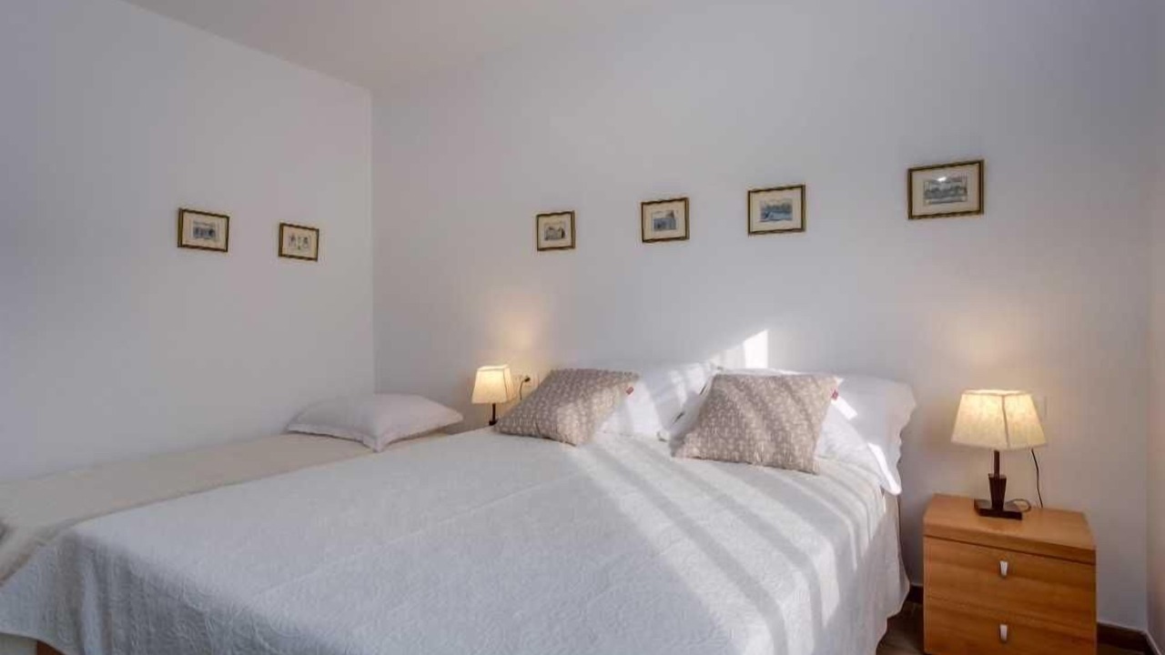Photo of Bedroom in Cove Murtar