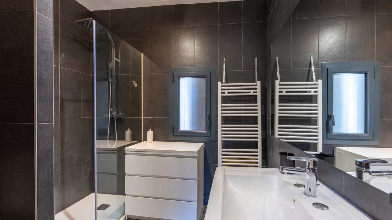 Photo of Bathroom in Egat