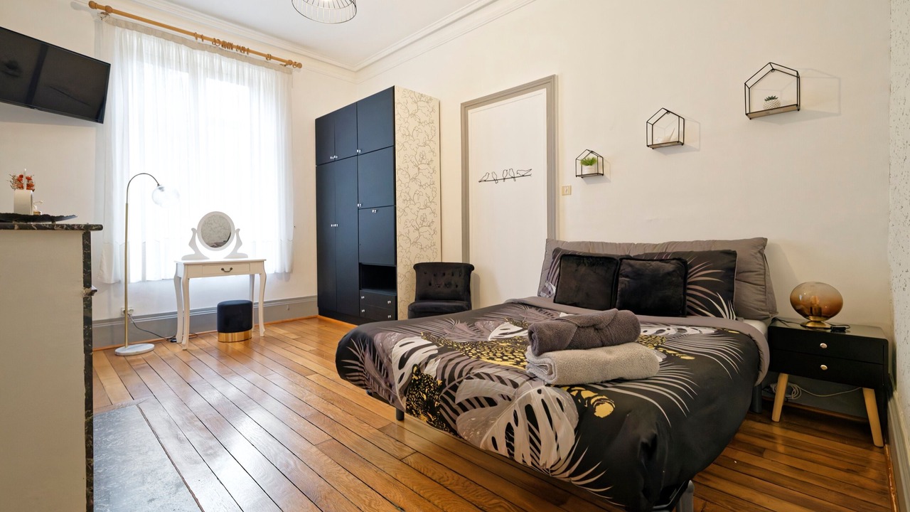 Photo of Bedroom in Saint Nicolas - Charles III - Ville vieille - Trois Maisons - Leopold