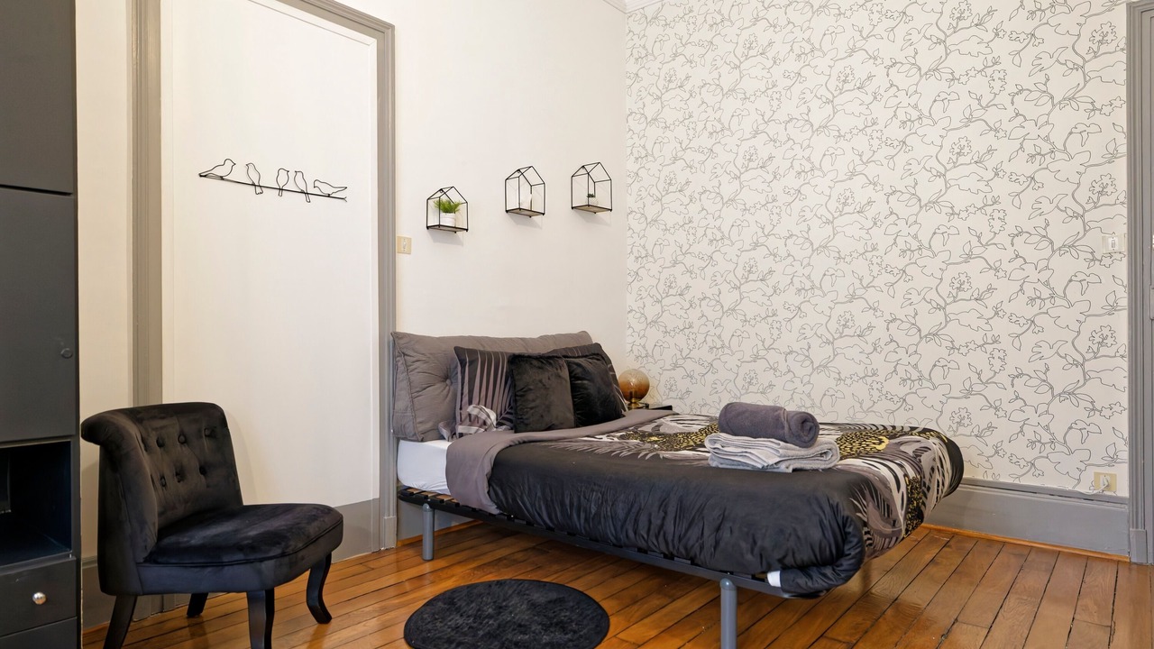 Photo of Bedroom in Saint Nicolas - Charles III - Ville vieille - Trois Maisons - Leopold