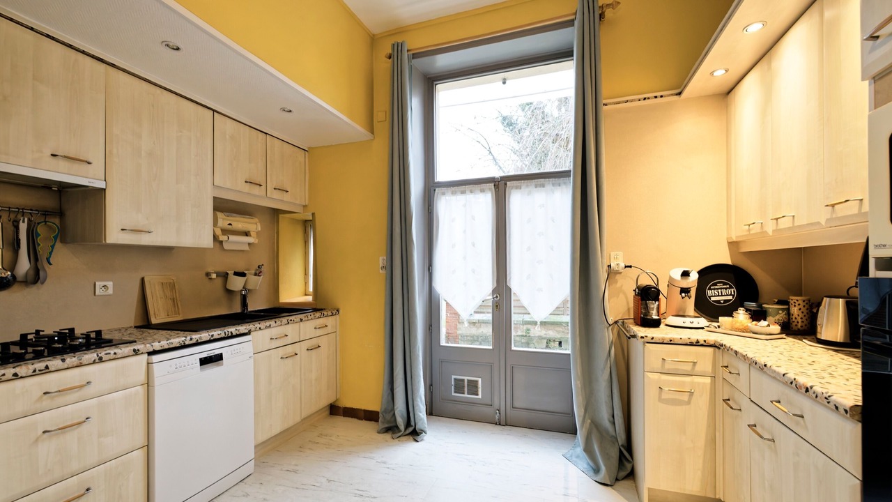 Photo of Kitchen in Saint Nicolas - Charles III - Ville vieille - Trois Maisons - Leopold
