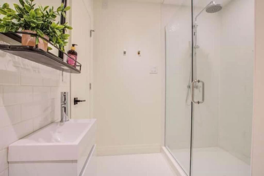 Photo of Bathroom in Cite Multimedia