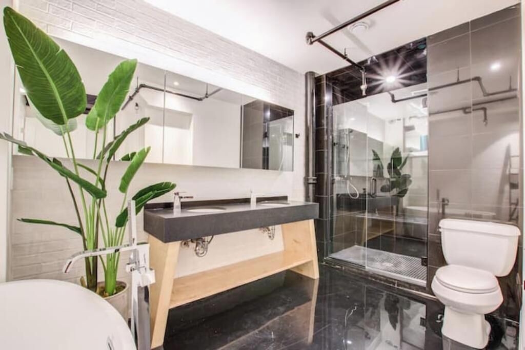 Photo of Bathroom in Cite Multimedia