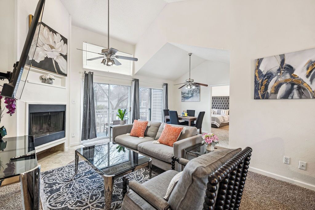 Photo of Livingroom in Valley Ranch