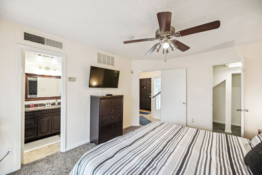 Photo of Bedroom in Valley Ranch