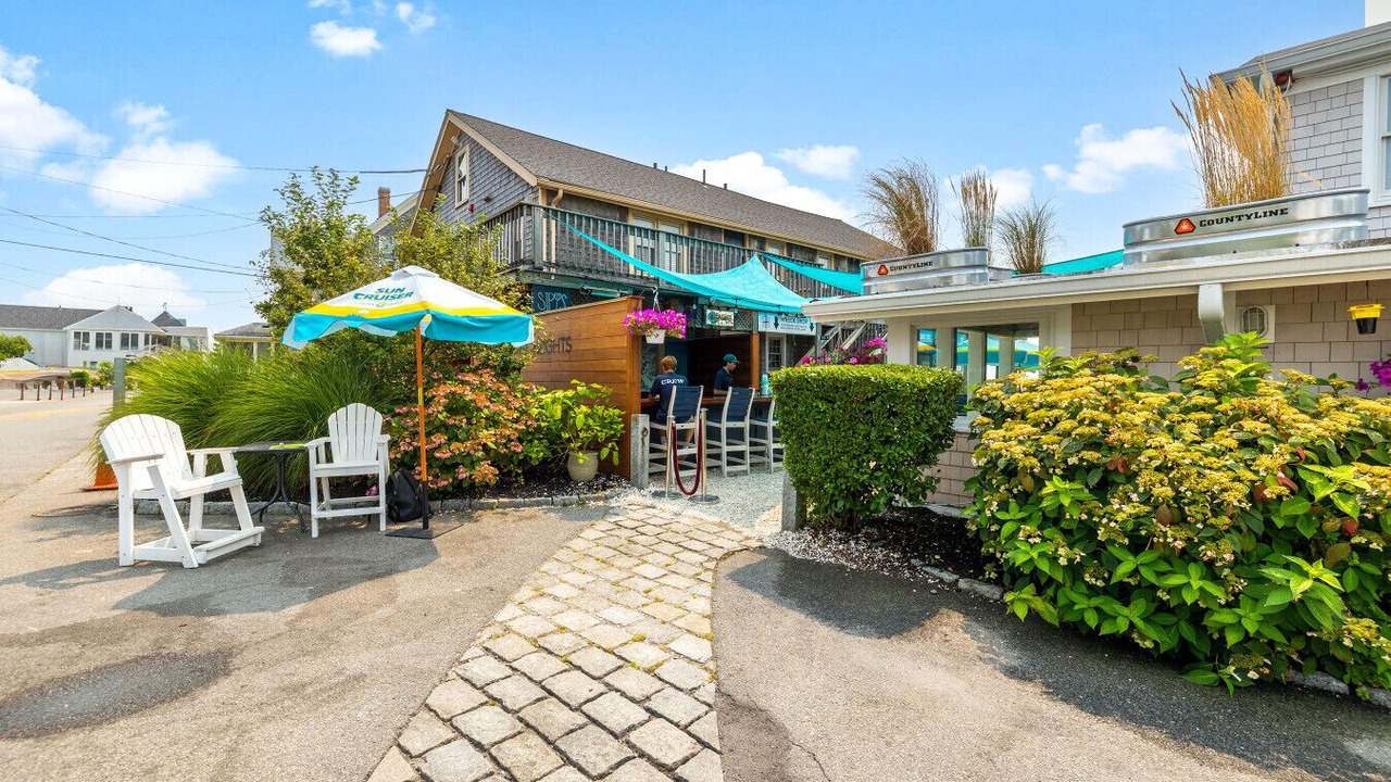 Photo of Patio Balcony in Falmouth Heights