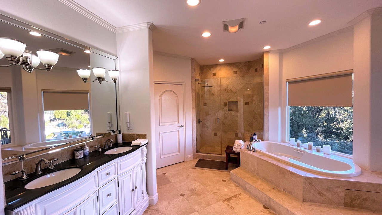 Photo of Bathroom in Woodland Hills