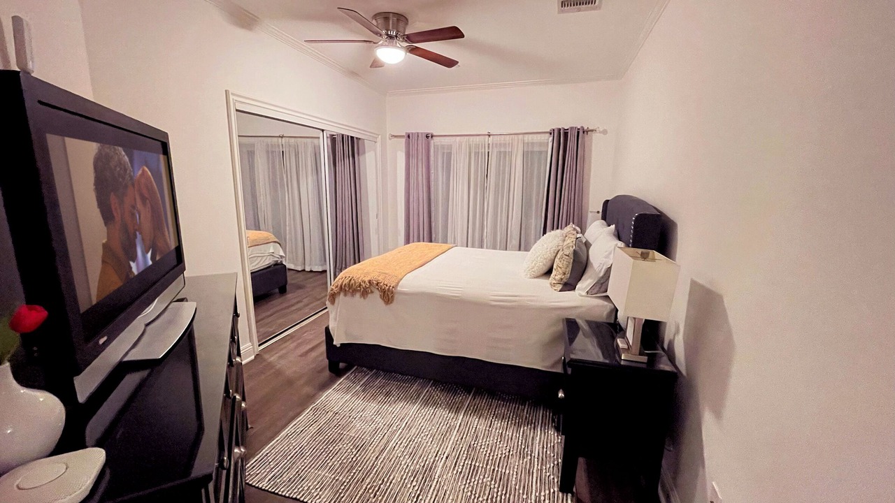 Photo of Bedroom in Woodland Hills